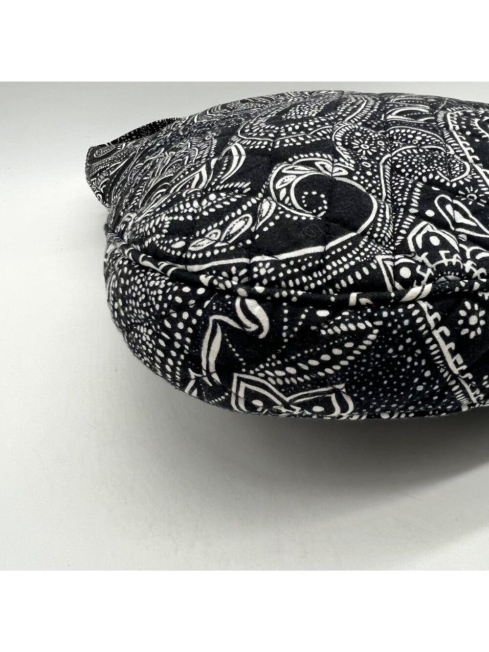 Vera Bradley Black And White Paisley Print Crossbody - Picture 9 of 10